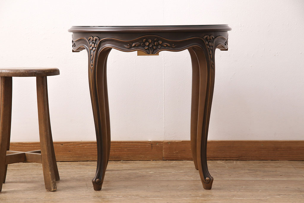 中古　極美品　カリモク　domani(ドマーニ)　Louis(ルイ)XVシリーズ　優雅な佇まいが魅力的なサイドテーブル(コーヒーテーブル、飾り台)(R-050959)