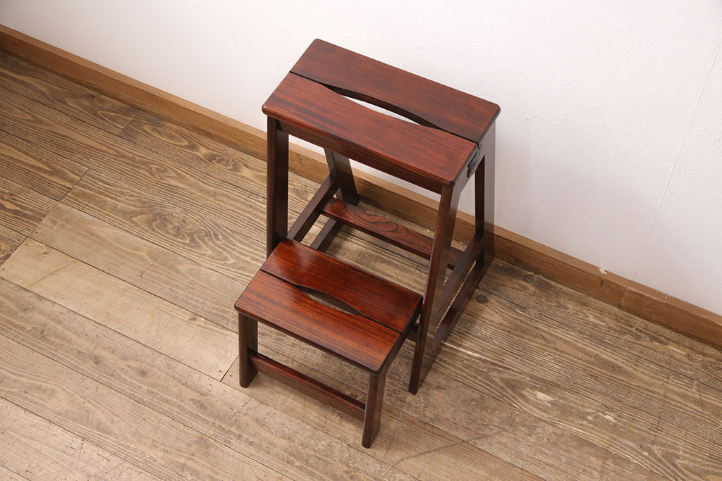 中古　美品　岩谷堂箪笥　漆塗り　特注品!巾着金具がアクセントのケヤキ材製踏み台(ステップ、花台、飾り台)(R-051000)