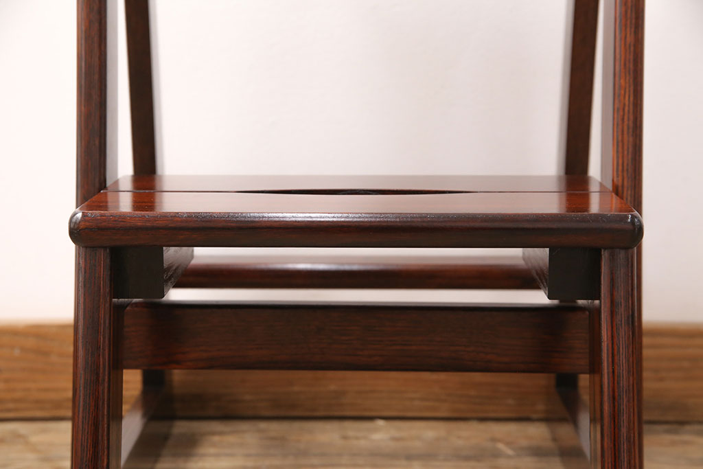 中古　美品　岩谷堂箪笥　漆塗り　特注品!巾着金具がアクセントのケヤキ材製踏み台(ステップ、花台、飾り台)(R-051000)
