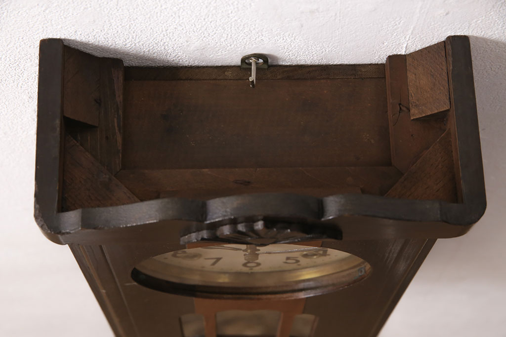 アンティーク時計　武田時計(TAKEDA)　ゼンマイ式　ツートンカラーでレトロな雰囲気を高める振り子時計(柱時計、掛け時計、古時計)(R-051013)