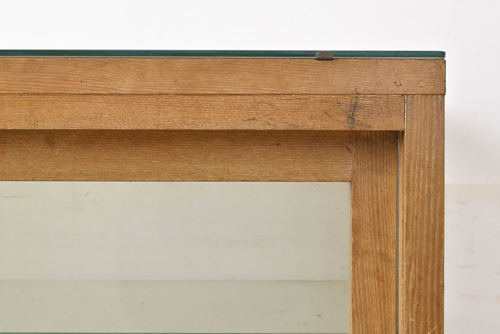 和製アンティーク　ナラ材の風合いが素敵な小振りのガラスケース(ショーケース、陳列棚、店舗什器)(R-051053)