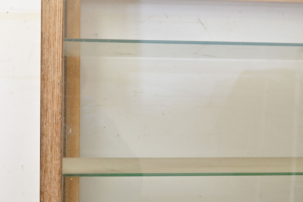和製アンティーク　ナラ材の木肌がぬくもりを感じさせる、レトロなガラスケース(ショーケース、陳列棚、店舗什器)(R-051054)