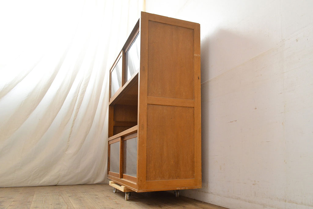 アンティーク家具 昭和中期 ラワン材 たっぷり収納できる!素朴な