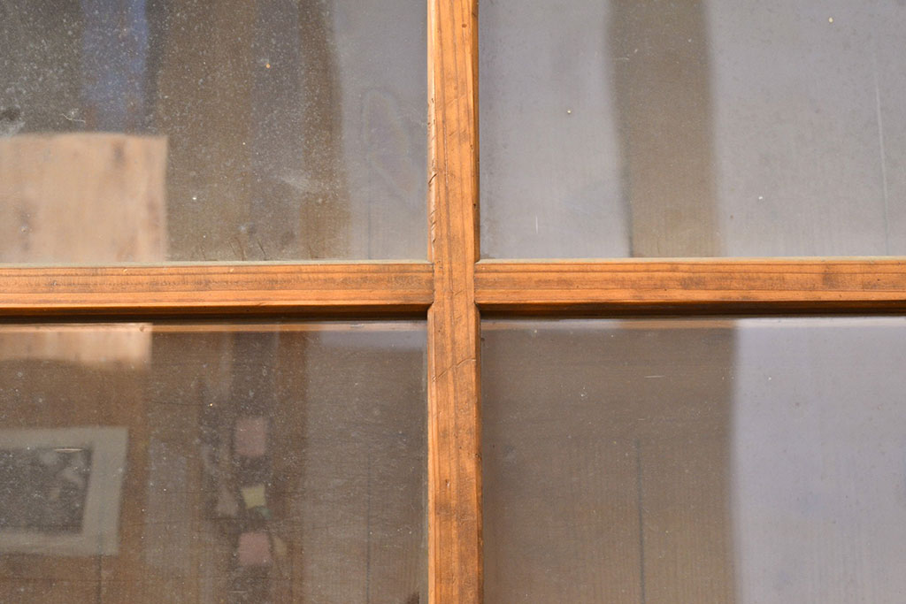 和製アンティーク　杉材　八尺もある特大サイズはレア!格子のガラスがノスタルジックな雰囲気を醸し出す重ね収納棚(ガラス戸棚、キャビネット、店舗什器)(R-051061)