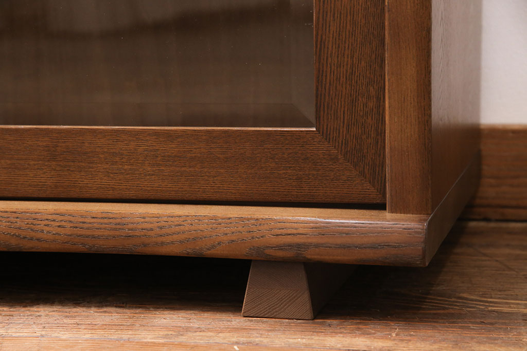 中古　美品　カリモク家具(karimoku)　分厚い天板が存在感を放つ和風の戸棚(収納棚、キャビネット、サイドボード)(R-051078)
