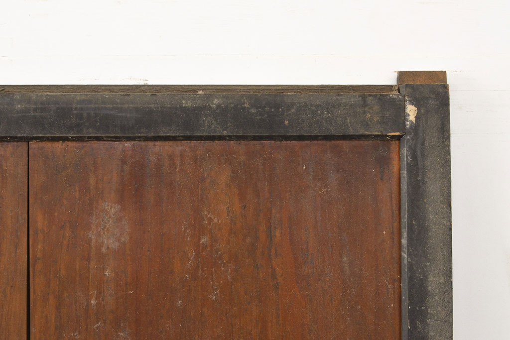 アンティーク建具　明治大正期　赤みがかった茶色と黒のコントラストがおしゃれな格子帯戸3枚セット(引き戸)(R-051167)