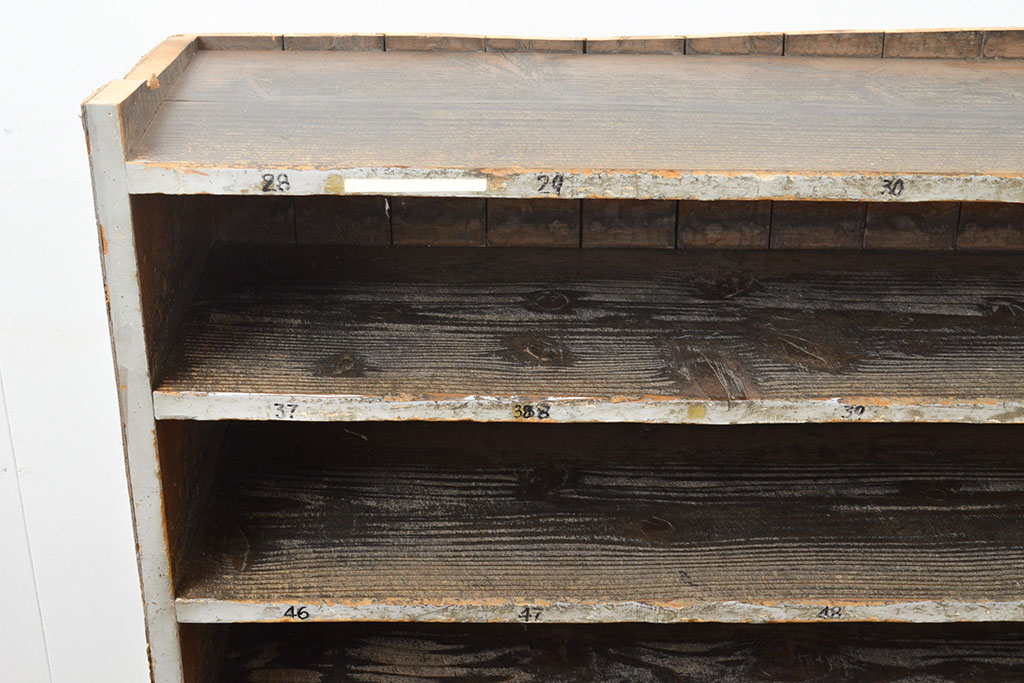和製アンティーク　使い込まれた風合いが味のある下駄箱(飾り棚、陳列棚、シェルフ)(R-051169)