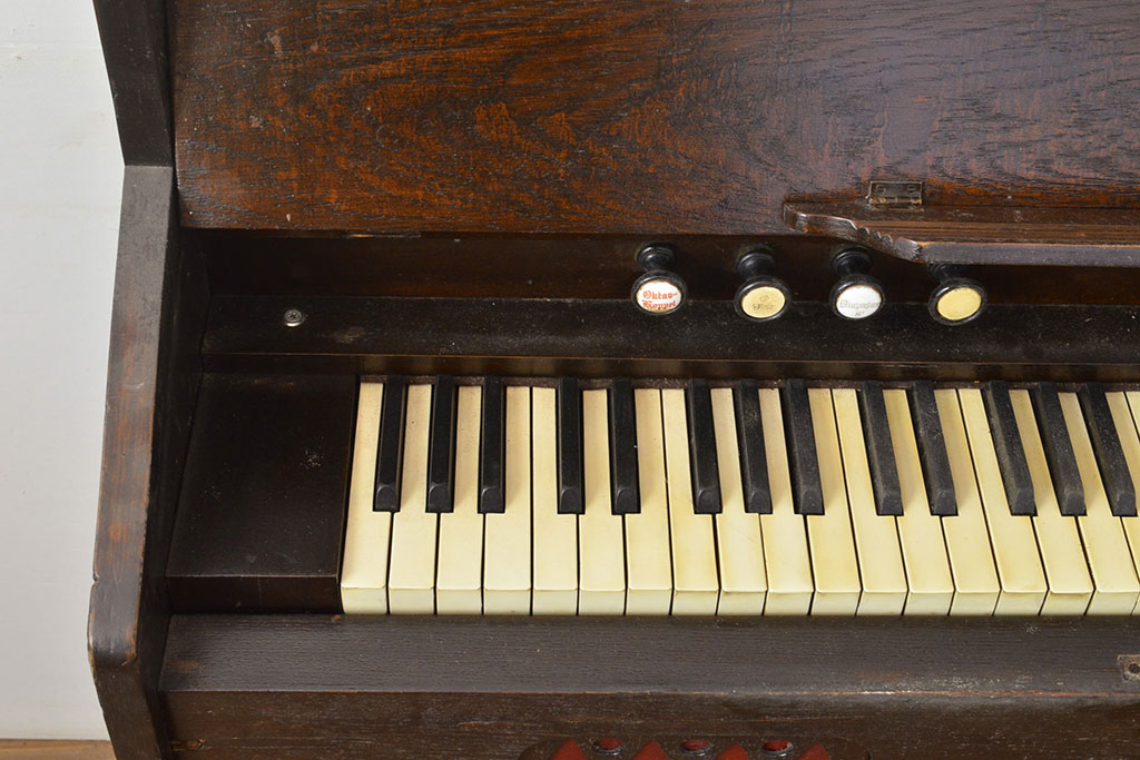 アンティーク雑貨　ジャンク品　昭和初期　ノスタルジックな雰囲気を演出するオルガン(ディスプレイ、店舗什器)(R-051171)