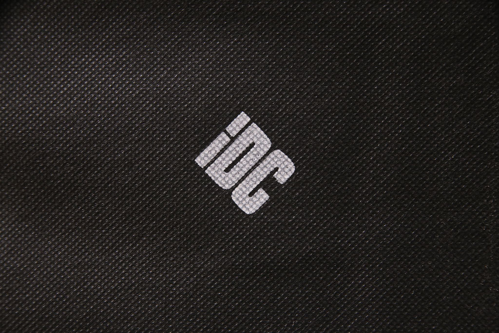 中古　美品　IDC大塚家具　本革L/S　コンフォート　高級感漂うホワイトカラーが目を引くソファセット(定価約58万円)(3人掛け、4人掛け)(R-051225)