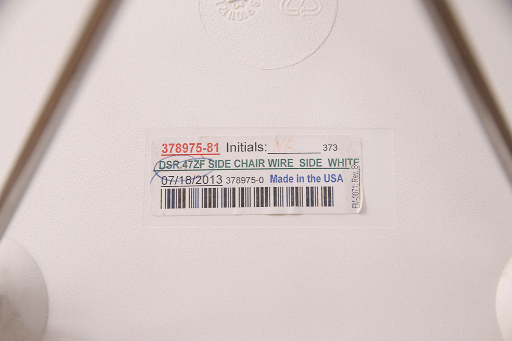 中古　Hermanmiller(ハーマンミラー社)　イームズ　ワイヤーベース　スタイリッシュなデザインが魅力!おしゃれなインテリアとして活躍するシェルチェア(サイドチェア、椅子)(R-051248)