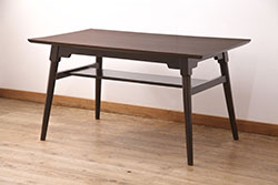 ビンテージ家具　松本民芸家具　洗練された佇まいが魅力の棚付きダイニングテーブル(食卓、2人掛け、ヴィンテージ)(R-051261)
