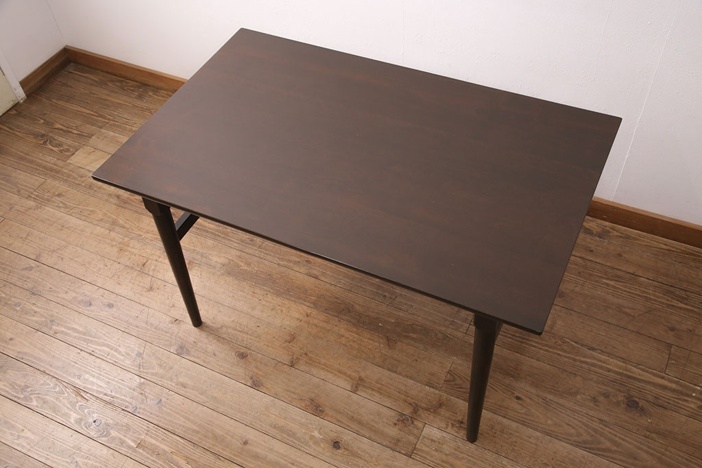 ヴィンテージ家具　松本民芸家具　深みのある色合いとシンプルなデザインがモダンな空間を演出するダイニングテーブル(2人掛け、作業台、ビンテージ)(R-051263)