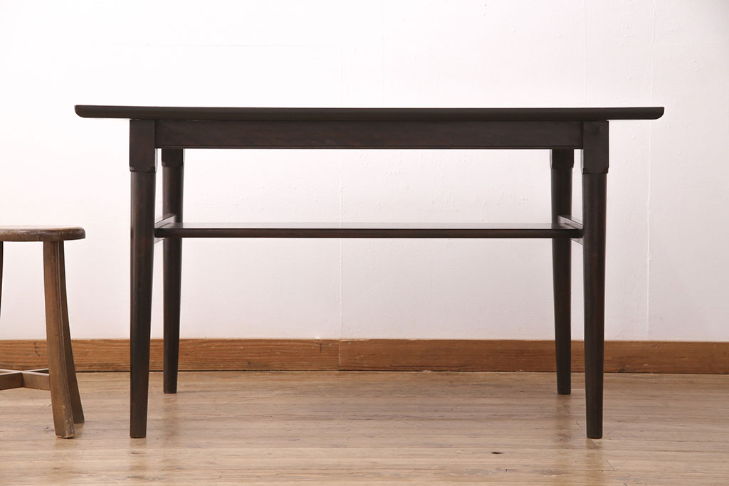 ヴィンテージ家具　松本民芸家具　深みのある色合いとシンプルなデザインがモダンな空間を演出するダイニングテーブル(2人掛け、作業台、ビンテージ)(R-051264)