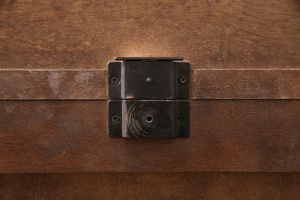中古　希少な廃盤品!!　北海道民芸家具　OM158　落ち着きのある上品な空間づくりにおすすめの飾り棚(収納棚、キャビネット、陳列棚、店舗什器)(R-051274)