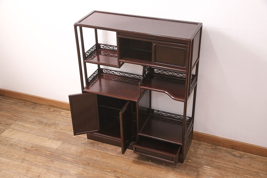 中古　美品　国産指物家具　漆塗りが美しい総シタン材製の飾り棚(茶棚、収納棚、戸棚)(R-051275)