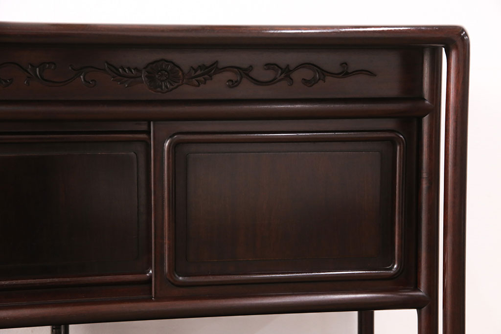 中古　美品　国産指物家具　漆塗りが美しい総シタン材製の飾り棚(茶棚、収納棚、戸棚)(R-051275)