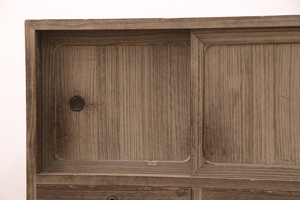 アンティーク家具　昭和初期　経年を感じさせる味わいのある木肌が魅力の桐箪笥ローボード(リビングボード、収納棚、テレビ台、テレビボード、桐たんす)(R-051343)