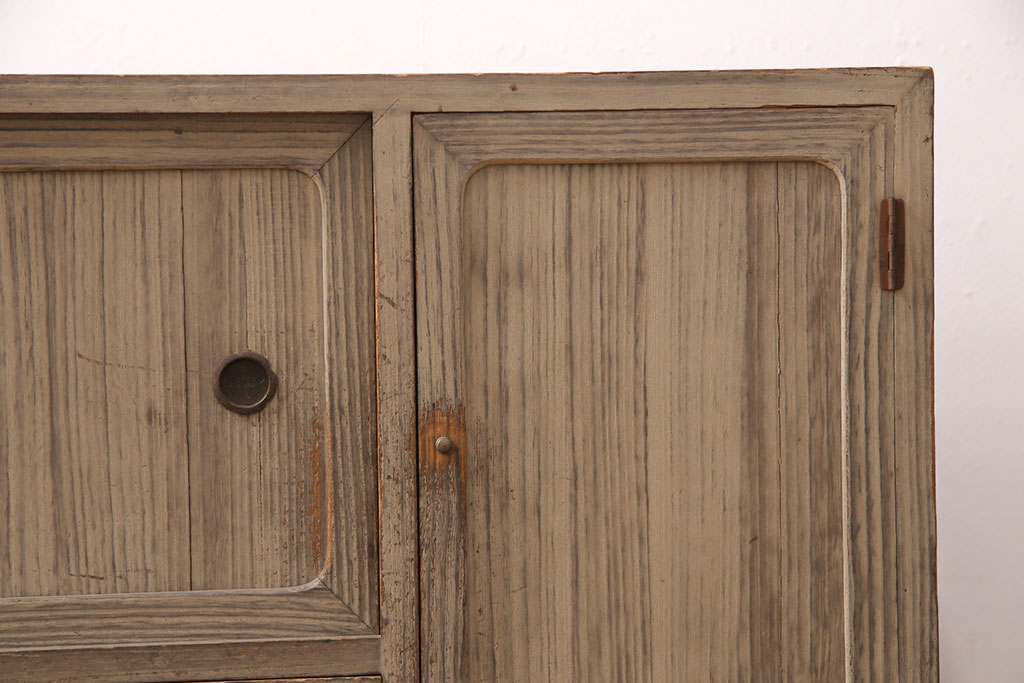 アンティーク家具　昭和初期　経年を感じさせる味わいのある木肌が魅力の桐箪笥ローボード(リビングボード、収納棚、テレビ台、テレビボード、桐たんす)(R-051343)