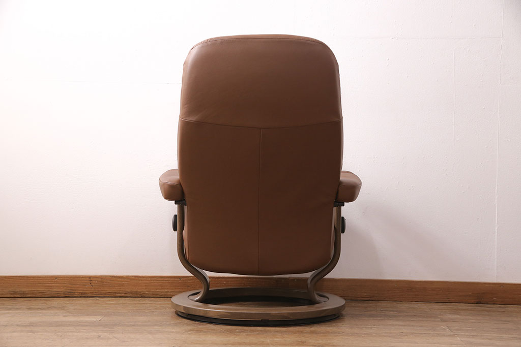 中古　展示美品　2019年製　本革　EKORNES(エコーネス)　コンサルシリーズ　Mサイズ　オットマン付きストレスレスチェア(リクライニングチェア、一人掛けソファ、アームチェア)(定価約23万円)(R-051384)