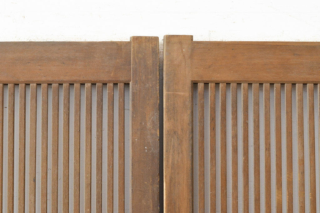 和製アンティーク　裏障子付き　整然と並ぶ様が美しい万本格子戸2枚セット(引き戸、建具、障子戸)(R-051455)