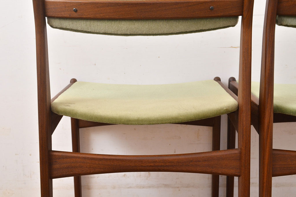 ヴィンテージ家具　デンマークビンテージ　チーク材　北欧家具らしい温もり溢れる佇まいが魅力のチェア2脚セット(ダイニングチェア、椅子)(R-051462)