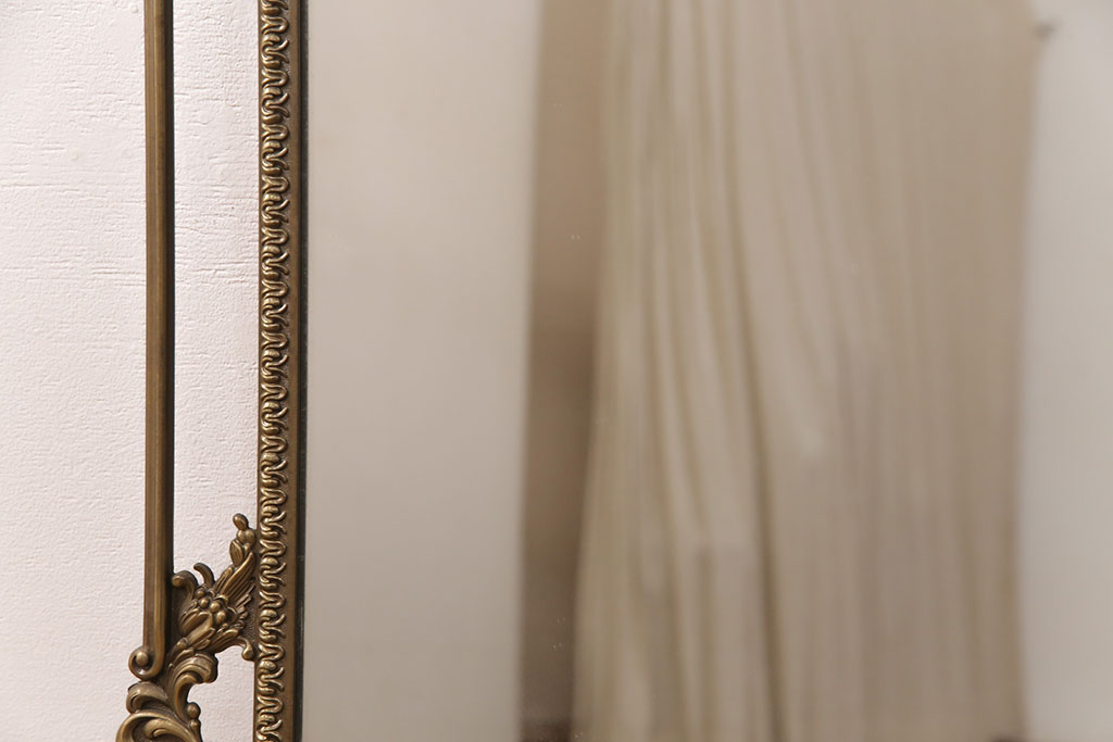 ヴィンテージ雑貨　イタリアビンテージ　最高級!繊細な装飾がエレガントな雰囲気を醸しだす真鍮製のウォールミラー(壁掛け鏡)(R-051480)