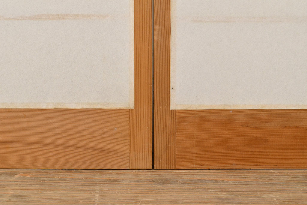 ヴィンテージ建具　和製ビンテージ　明るい木肌が和やかな雰囲気を生み出すシンプルな障子戸4枚セット(引き戸、建具)(R-051503)