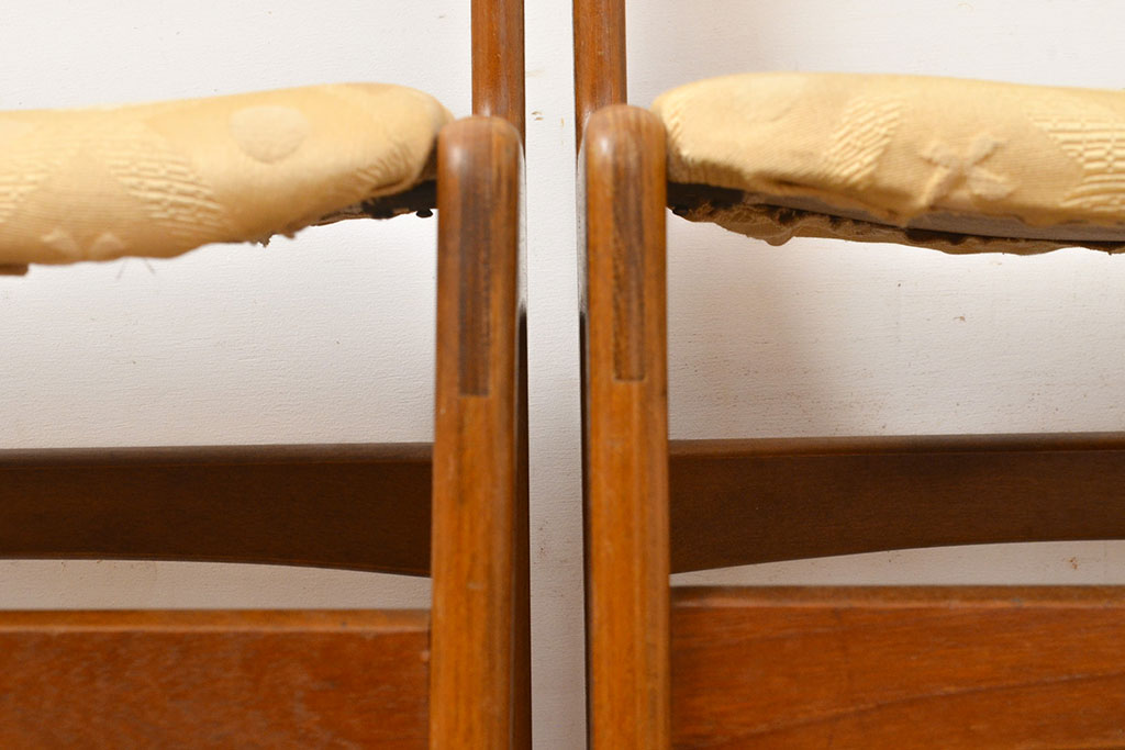 イギリスヴィンテージ　チーク材　すっきりとしたデザインが取り入れやすいダイニングチェア4脚セット(椅子、イス、ビンテージ)(R-051507)