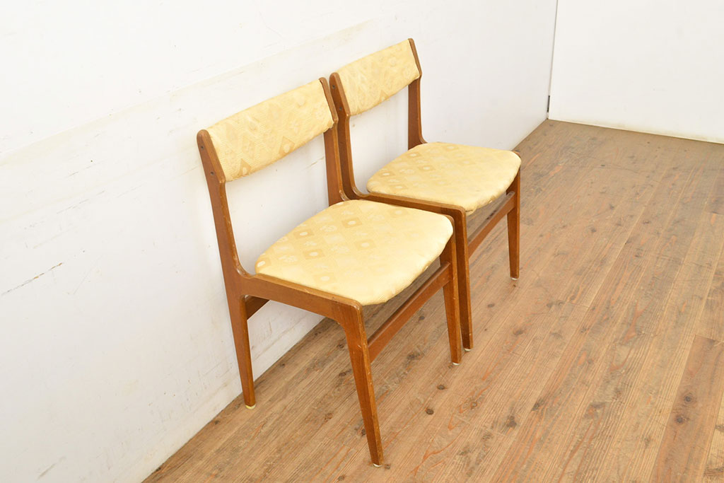 イギリスヴィンテージ　チーク材　すっきりとしたデザインが取り入れやすいダイニングチェア2脚セット(椅子、イス、ビンテージ)(R-051510)