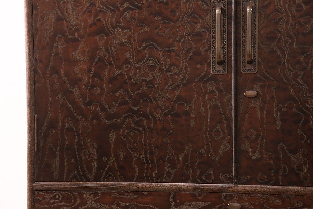 中古　美品　国産　三方桑材・中桐　衣装盆付き　独特な木目が目を惹く小振りな着物箪笥(和タンス、総桐箪笥、桐たんす)(R-051537)