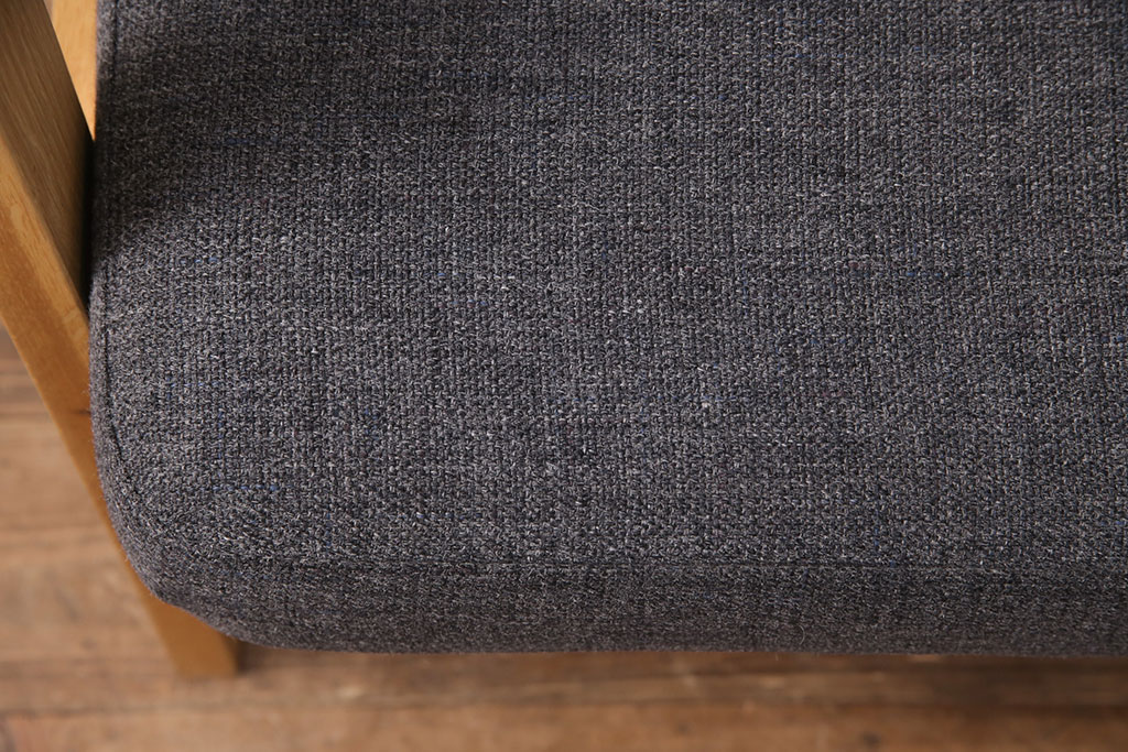 中古　極美品　ナラ材　karf(カーフ) standard label(スタンダードレーベル)　TOLIME(トリム)　温かい雰囲気が魅力的な1人掛けソファ(アームチェア、椅子)(定価約9万円)(R-051561)
