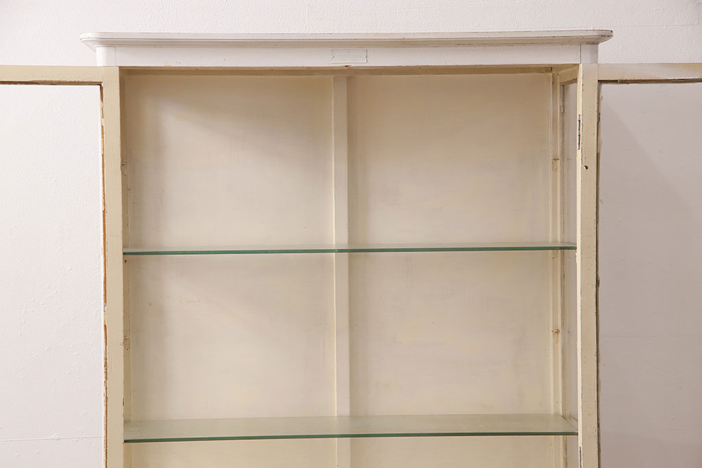 和製アンティーク　3面ガラス　レトロで可愛らしいケビントキャビネット(陳列棚、ガラスケース、ショーケース)(R-051584)