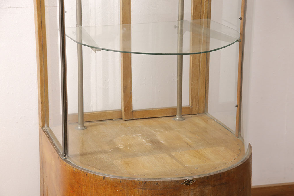 和製アンティーク　希少!!半円型で珍しいデザインが魅力的な縦型Rガラスケース(曲面ガラス、ショーケース、陳列棚、店舗什器、キャビネット、曲げガラス)(R-051661)