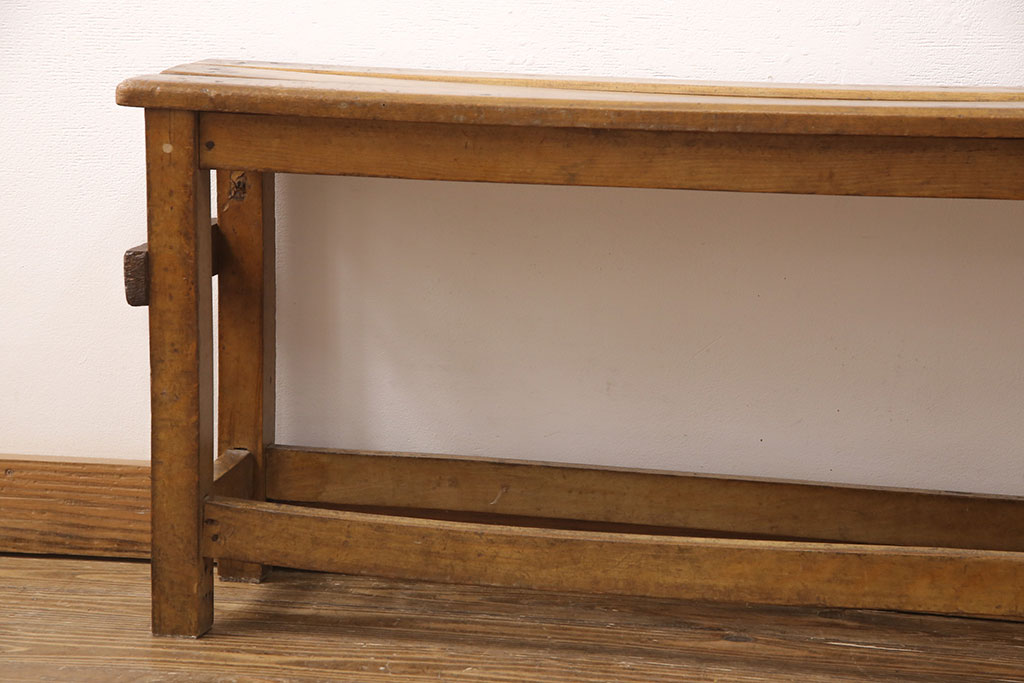 和製アンティーク　昭和レトロ　素朴な木の風合いが味わい深い横長椅子(木製ベンチ、長椅子)(R-051675)