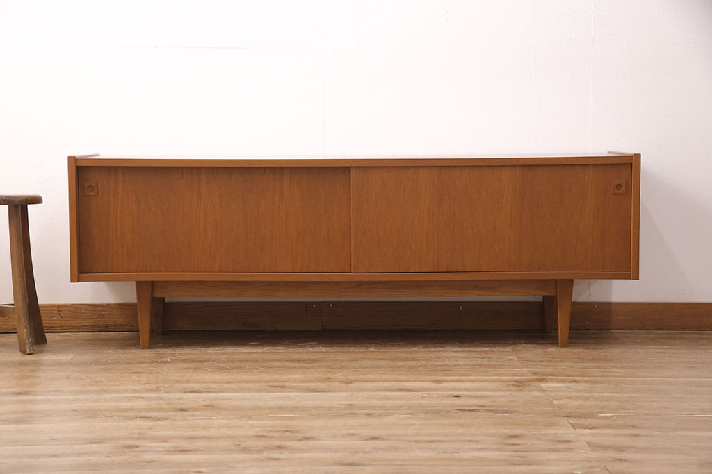 中古　karf(カーフ)オリジナル　北欧ビンテージ風家具　チーク材　2wayが嬉しい!ナチュラルスタイルにもモダンスタイルにもなるローボード(テレビ台、テレビボード、リビングボード、収納棚、ヴィンテージ風)(R-051692)