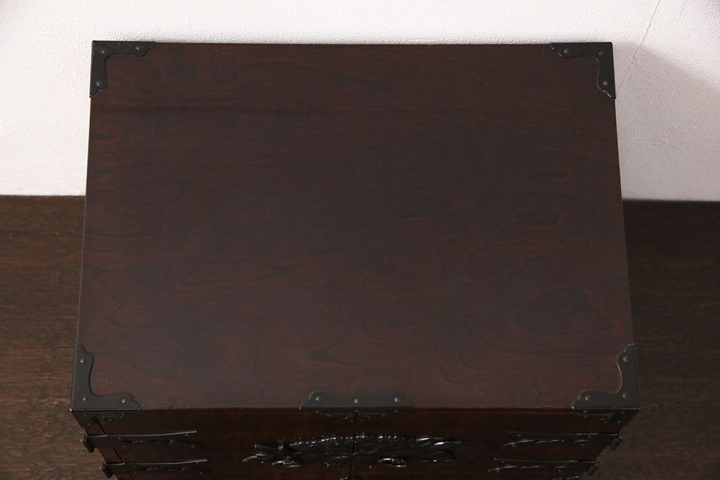 和製ビンテージ　民芸家具　立派な金具が目を惹く小箪笥(小引き出し、小抽斗、小物収納、卓上収納、ヴィンテージ)(R-051706)