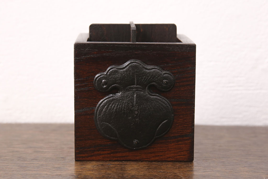 中古　美品　岩谷堂箪笥　巾着モチーフの金具が目を引くペン立て(ペンスタンド)(R-051746)