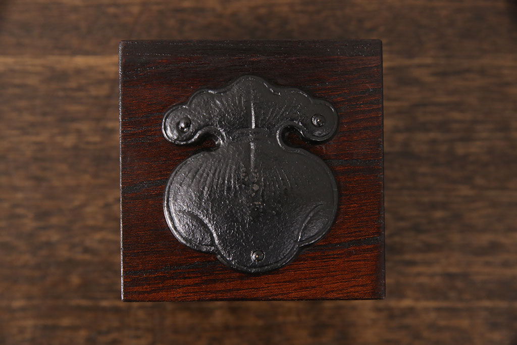 中古　美品　岩谷堂箪笥　巾着モチーフの金具が目を引くペン立て(ペンスタンド)(R-051746)