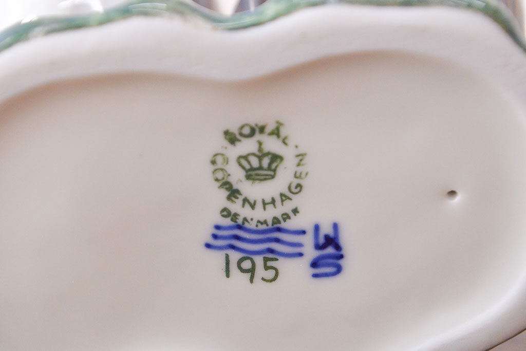 ROYAL COPENHAGEN(ロイヤルコペンハーゲン)　にわとり(鶏)の置きもの(置物、オブジェ、フィギュリン)(R-051911)
