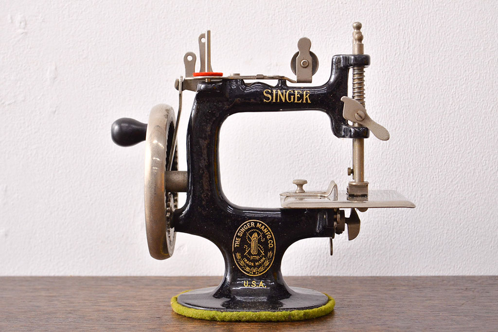 アンティーク 古い手回し SINGER シンガーミシン(説明書、箱付、糸)(R-051931) | ラフジュ工房