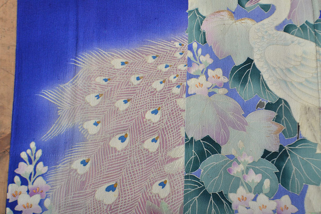 大正〜昭和初期　孔雀の図　縮緬着物(古布、正絹)(R-051989)
