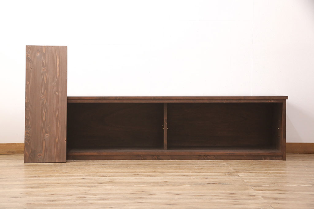 ラフジュ工房オリジナル　古建具リメイク　透かし彫り　上品な和の雰囲気を高める引き戸のテレビ台(ローボード、テレビボード、収納棚)(R-052025)