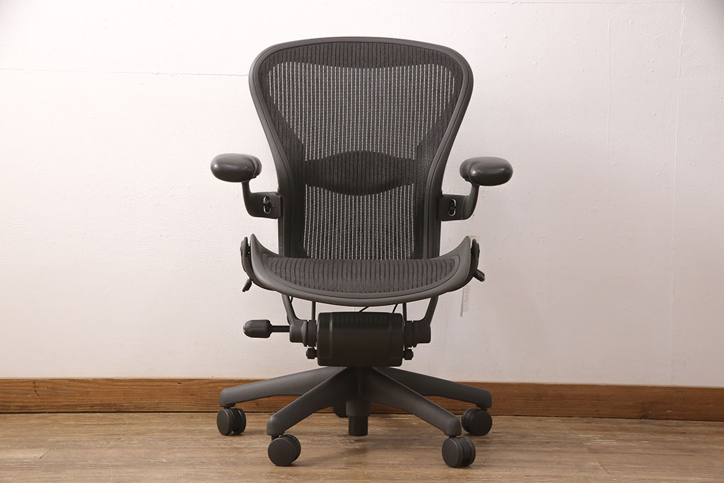 中古　美品　Hermanmiller(ハーマンミラー社)　ランバーサポート　座り心地を追求したアーロンチェア(オフィスチェア、アームチェア、ワークチェア)(R-052097)