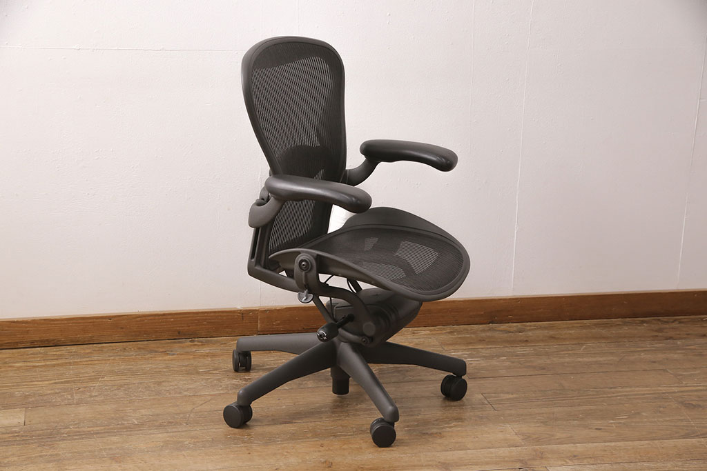 中古　美品　Hermanmiller(ハーマンミラー社)　ランバーサポート　座り心地を追求したアーロンチェア(オフィスチェア、アームチェア、ワークチェア)(R-052097)