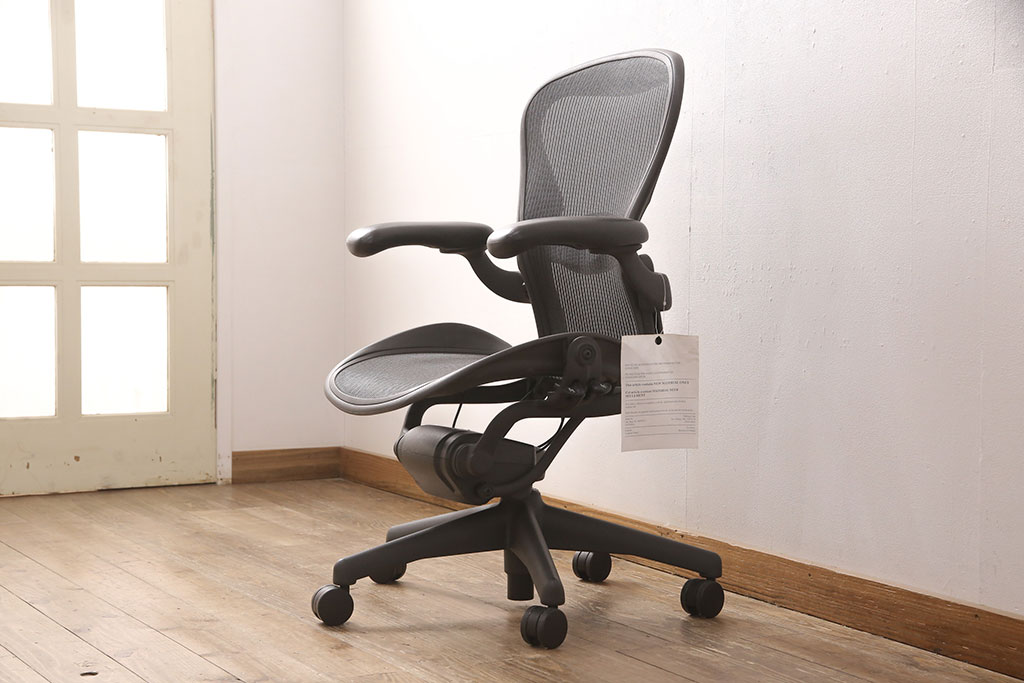 中古　美品　Hermanmiller(ハーマンミラー社)　ランバーサポート　座り心地を追求したアーロンチェア(オフィスチェア、アームチェア、ワークチェア)(R-052097)