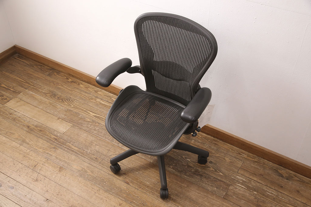 中古　美品　Hermanmiller(ハーマンミラー社)　ランバーサポート　座り心地を追求したアーロンチェア(オフィスチェア、アームチェア、ワークチェア)(R-052097)