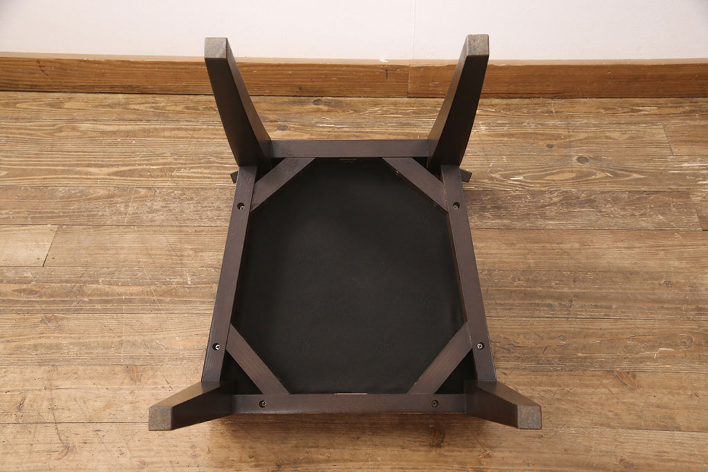 中古　cassina.ixc(カッシーナ・イクスシー )  Philippe hurel(フィリップ・ユーレル)  シンプルでありながら優雅で洗練されたデザインが魅力のチロルチェア(ダイニングチェア、椅子、合皮)(R-052225)