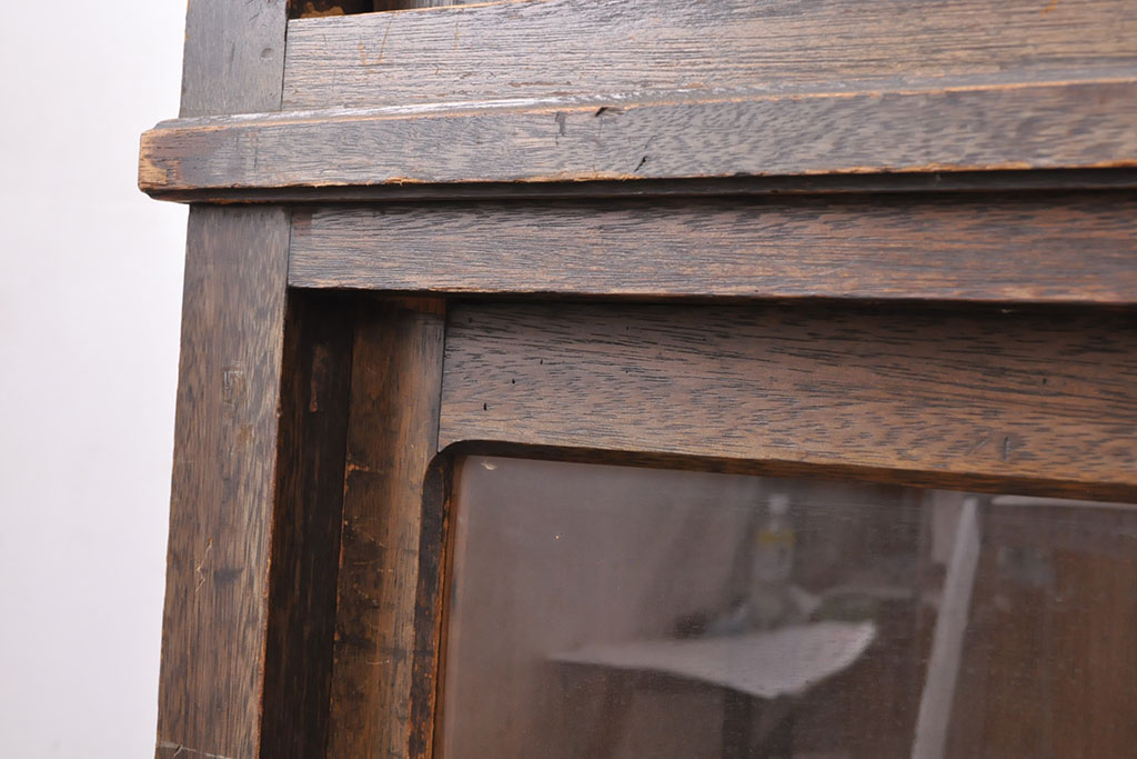 和製アンティーク　昭和初期　ゆらゆらガラスがレトロな雰囲気を醸し出す重ね戸棚(収納棚、食器棚、キャビネット)(R-052264)