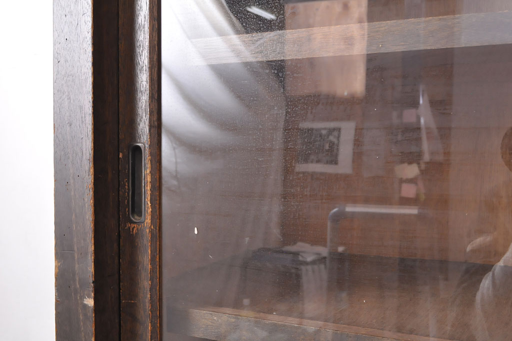 和製アンティーク　昭和初期　ゆらゆらガラスがレトロな雰囲気を醸し出す重ね戸棚・上段(収納棚、食器棚、キャビネット)(R-052265)