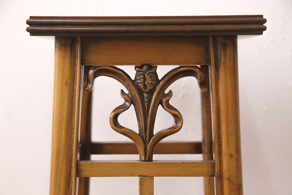 中古　美品　イタリア高級輸入家具　メデア(Medea)　アールヌーヴォー様式　エレガントなデザインが美しい飾り棚(定価約40万円)(花台、ディスプレイ)(R-052297)